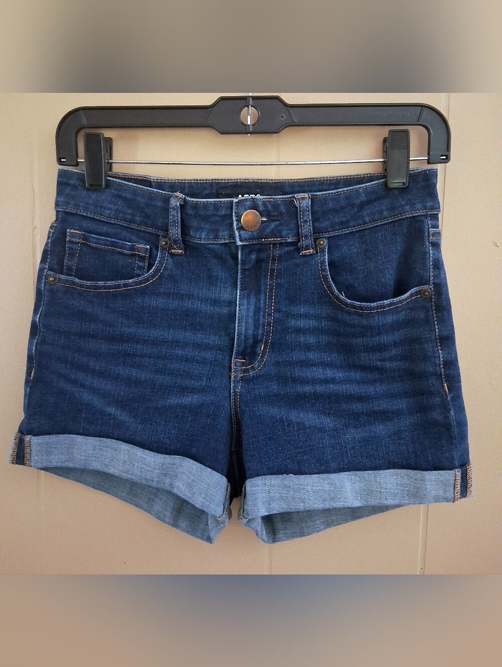Aero Dark Denim Cuffed Shorts Size 6 High Rise